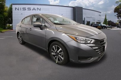 New 2025 Nissan Versa SV w/ Trunk Package