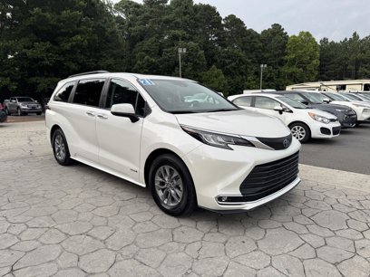 Used 2021 Toyota Sienna XLE