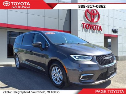 Used 2023 Chrysler Pacifica Touring-L
