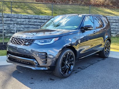 New 2024 Land Rover Discovery Dynamic SE