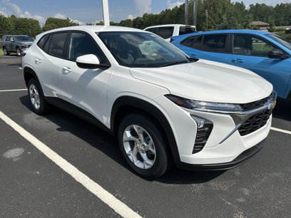 New 2025 Chevrolet Trax LS w/ LS Convenience Package
