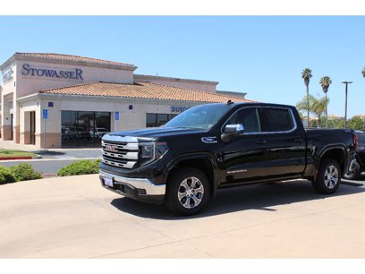 New 2025 GMC Sierra 1500 SLE