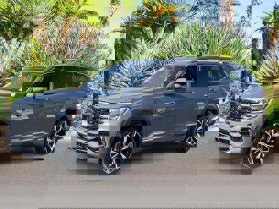 New 2025 Volkswagen Atlas SEL Premium R-Line