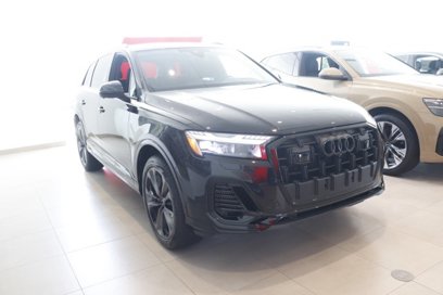 New 2025 Audi Q7 3.0T Prestige