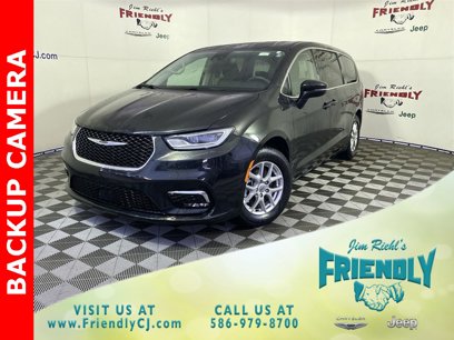Used 2023 Chrysler Pacifica Touring-L