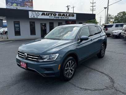 Used 2019 Volkswagen Tiguan SE w/ Panoramic Sunroof Package