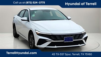 New 2025 Hyundai Elantra Blue