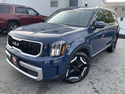 Used 2023 Kia Telluride EX w/ EX Captain's Chair Package