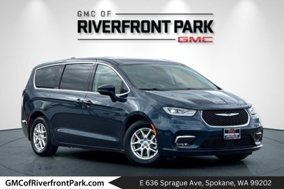 Used 2023 Chrysler Pacifica Touring-L