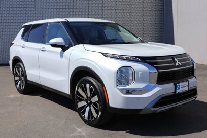 New 2025 Mitsubishi Outlander SE