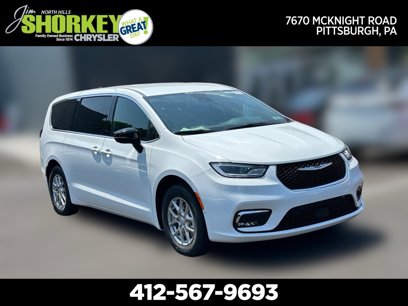 New 2025 Chrysler Pacifica Select