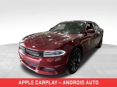 Used 2017 Dodge Charger SXT w/ Navigation & Travel Group