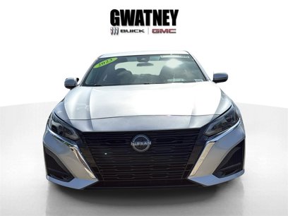 Used 2023 Nissan Altima 2.5 SV