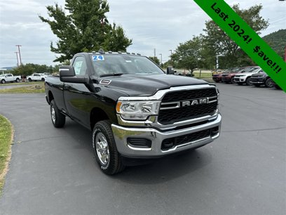 New 2024 RAM 2500 Tradesman w/ Chrome Appearance Group