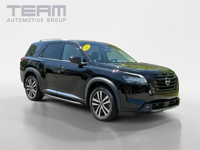 Used 2023 Nissan Pathfinder Platinum w/ Lighting Package (N93)