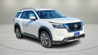 New 2025 Nissan Pathfinder SL