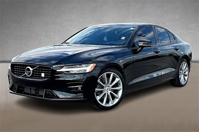 Used 2021 Volvo S60 T5 Momentum w/ Advanced Package