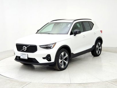 New 2025 Volvo XC40 B5 Plus w/ Protection Package Premier