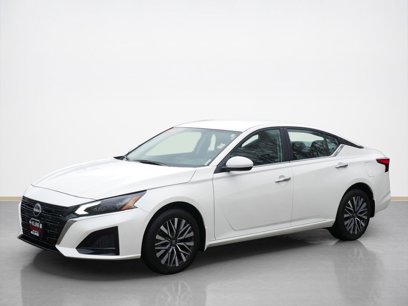 Used 2023 Nissan Altima 2.5 SV