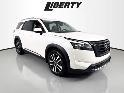 Used 2024 Nissan Pathfinder Platinum w/ Black Appearance Package
