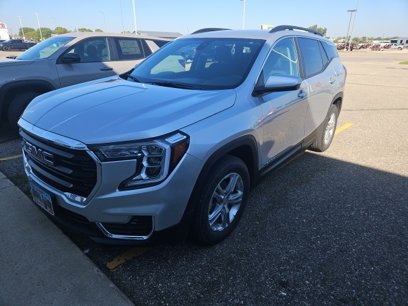 Used 2022 GMC Terrain SLE w/ Driver Convenience Package