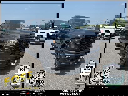 New 2025 RAM 1500 4x4 Crew Cab