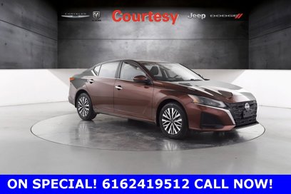 Used 2023 Nissan Altima 2.5 SV