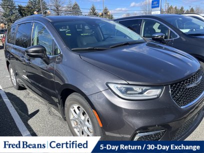 Used 2021 Chrysler Pacifica Touring-L