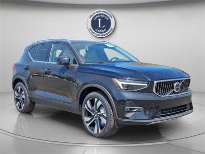 New 2025 Volvo XC40 B5 Ultra w/ Climate Package