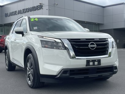 Used 2024 Nissan Pathfinder SV