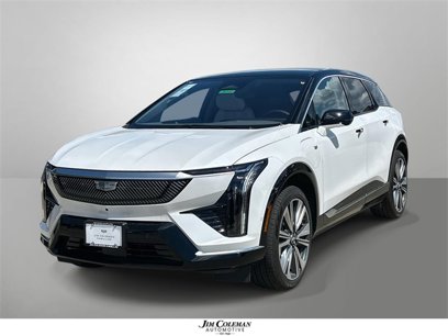 Used 2025 Cadillac Optiq Luxury 2