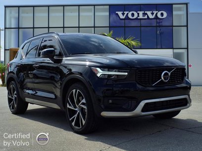 Certified 2022 Volvo XC40 T5 R-Design w/ Advanced Package