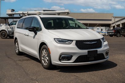 Used 2024 Chrysler Pacifica Touring-L