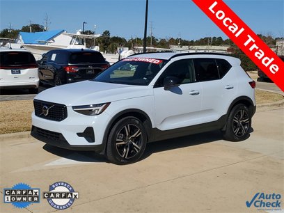 Used 2024 Volvo XC40 B5 Core