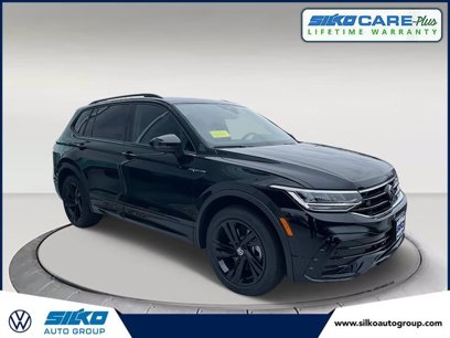 New 2024 Volkswagen Tiguan SE R-Line