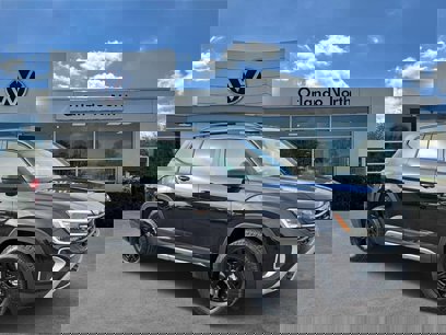 New 2025 Volkswagen Atlas Peak Edition SE