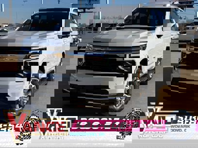 New 2025 Chevrolet Suburban LS