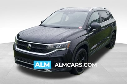 Used 2023 Volkswagen Taos SE w/ Panoramic Sunroof Package