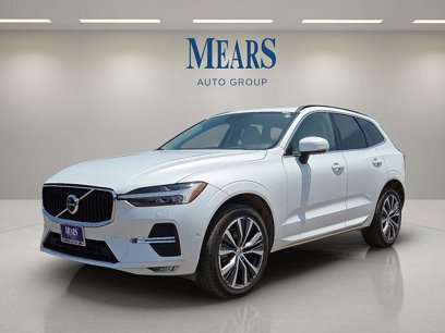 Used 2022 Volvo XC60 B5 Momentum w/ Advanced Package