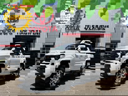 New 2025 Toyota Tacoma SR5