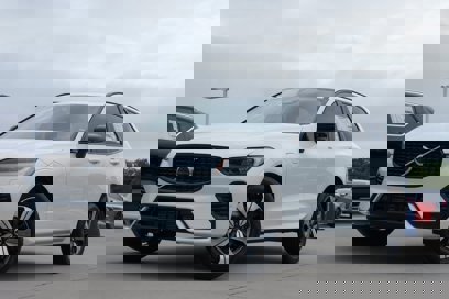 New 2025 Volvo XC60 T8 Plus w/ Protection Package Premier