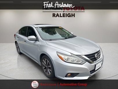 Used 2016 Nissan Altima 2.5 SL w/ Moonroof Package