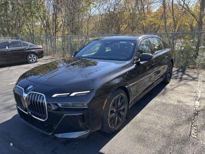 New 2024 BMW 760i xDrive w/ Premium Package 2