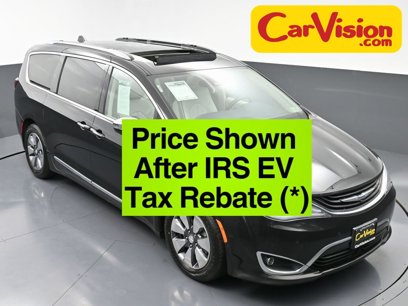 Used 2018 Chrysler Pacifica Limited w/ Advanced Safetytec Group