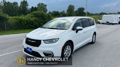 Used 2023 Chrysler Pacifica Touring-L