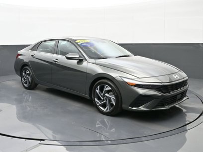 Certified 2025 Hyundai Elantra SEL