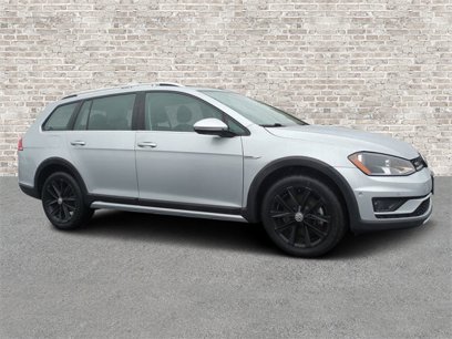 Used 2017 Volkswagen Golf Alltrack SE