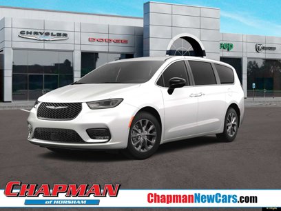 New 2025 Chrysler Pacifica Select