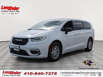 New 2026 Chrysler Pacifica Select