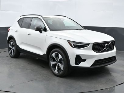 New 2025 Volvo XC40 B5 Plus w/ Protection Package Premier